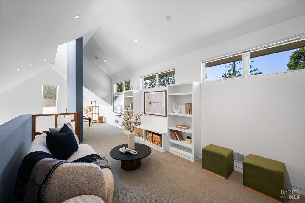 Detail Gallery Image 28 of 89 For 103 Reed Ranch Rd, Tiburon,  CA 94920 - 5 Beds | 4 Baths