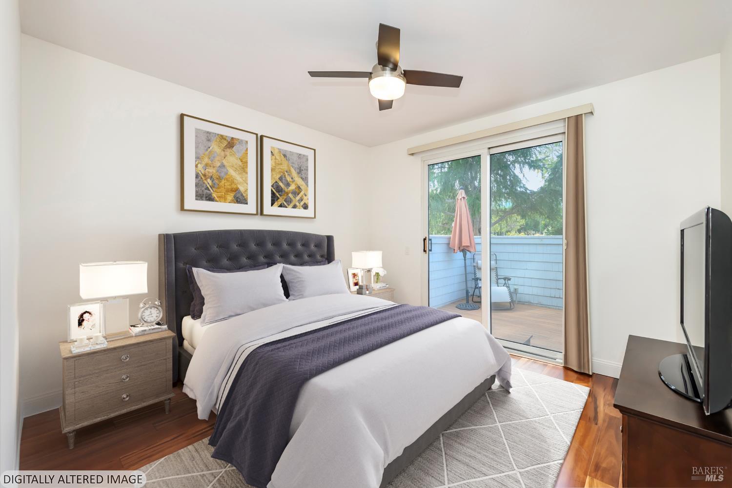 Detail Gallery Image 10 of 34 For 8 Mariners Cir, San Rafael,  CA 94903 - 2 Beds | 2 Baths