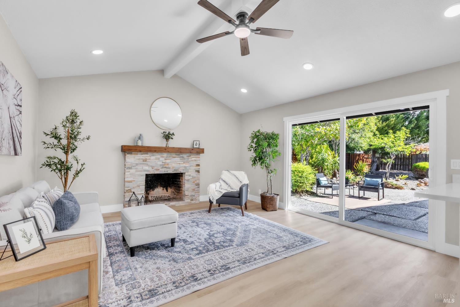 Detail Gallery Image 14 of 39 For 317 N Alamo Dr, Vacaville,  CA 95688 - 3 Beds | 2 Baths