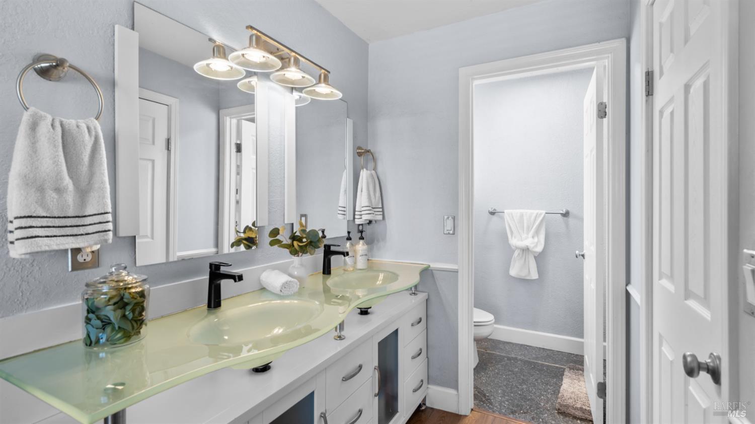 Detail Gallery Image 40 of 67 For 191 Bel Air Dr, Vacaville,  CA 95687 - 5 Beds | 2/1 Baths