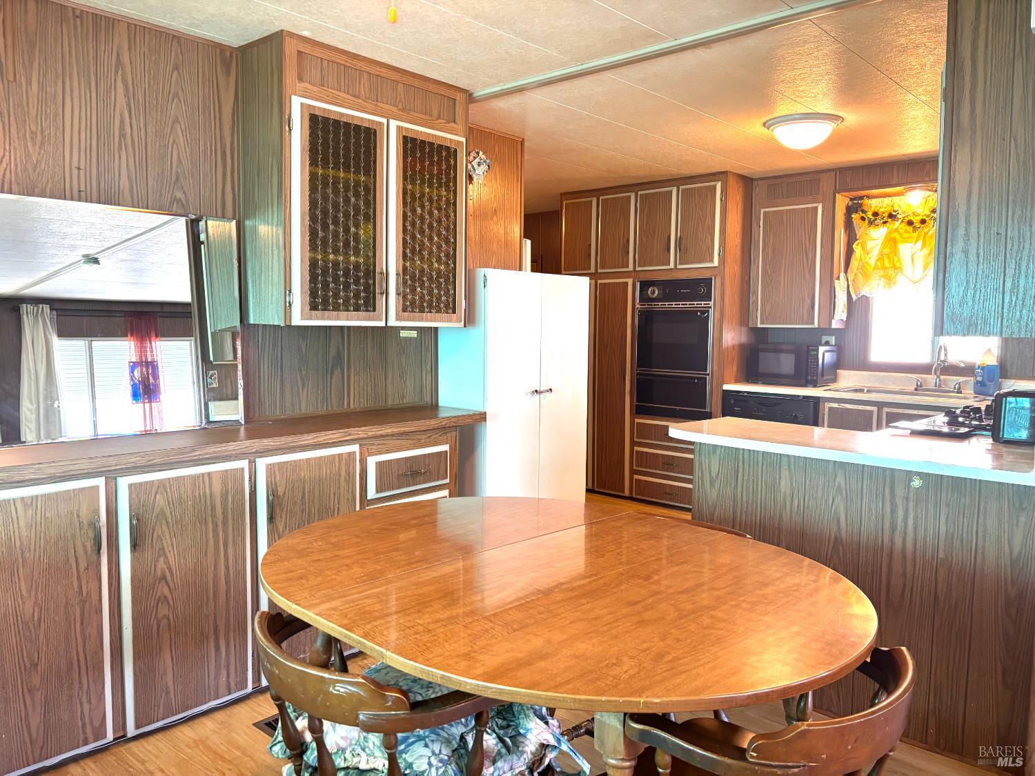 Detail Gallery Image 6 of 18 For 660 Leslie St 49, Ukiah,  CA 95482 - 2 Beds | 2 Baths