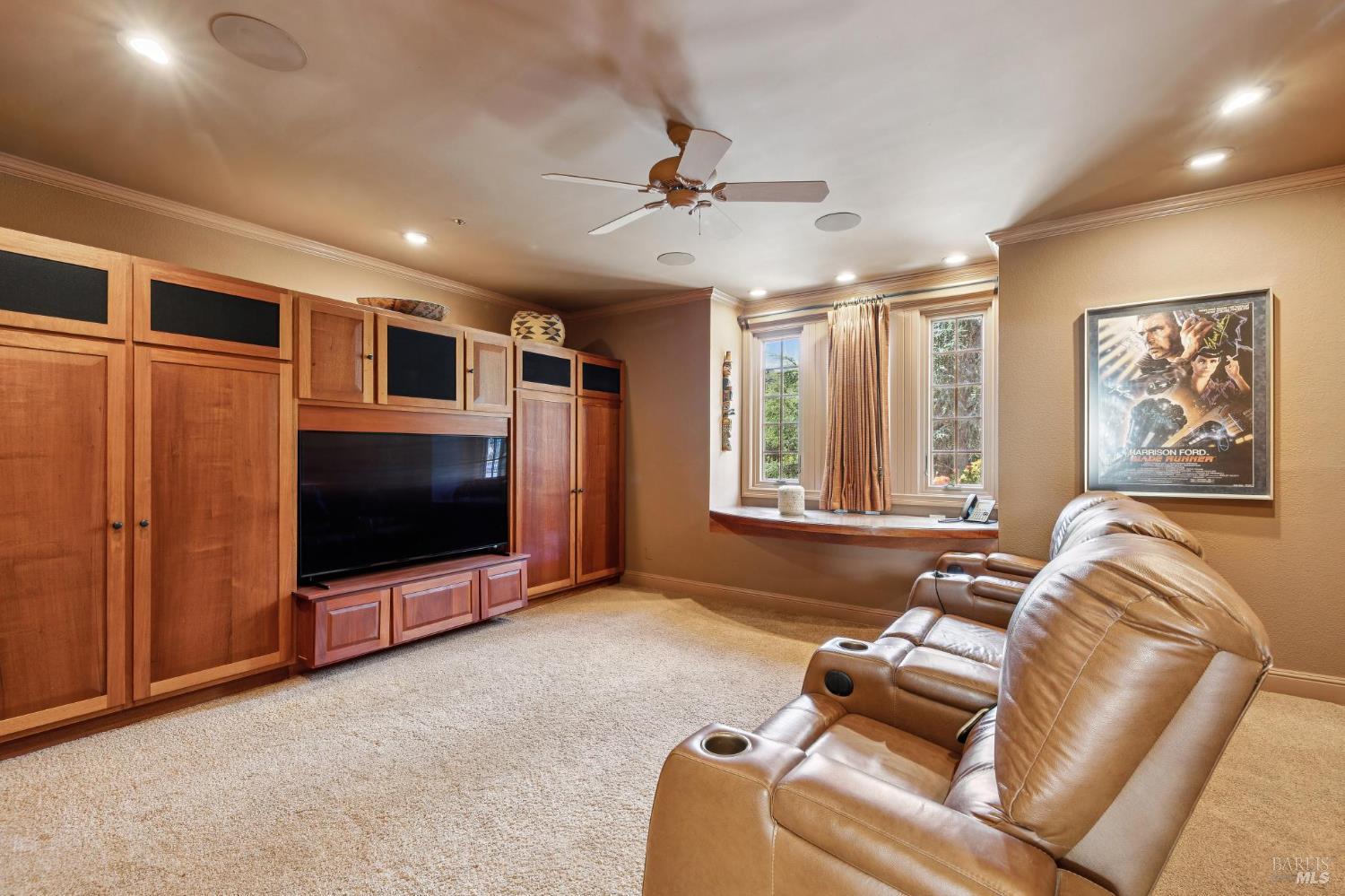 Detail Gallery Image 20 of 77 For 172 Pacheco Ave, Novato,  CA 94947 - 6 Beds | 6/1 Baths