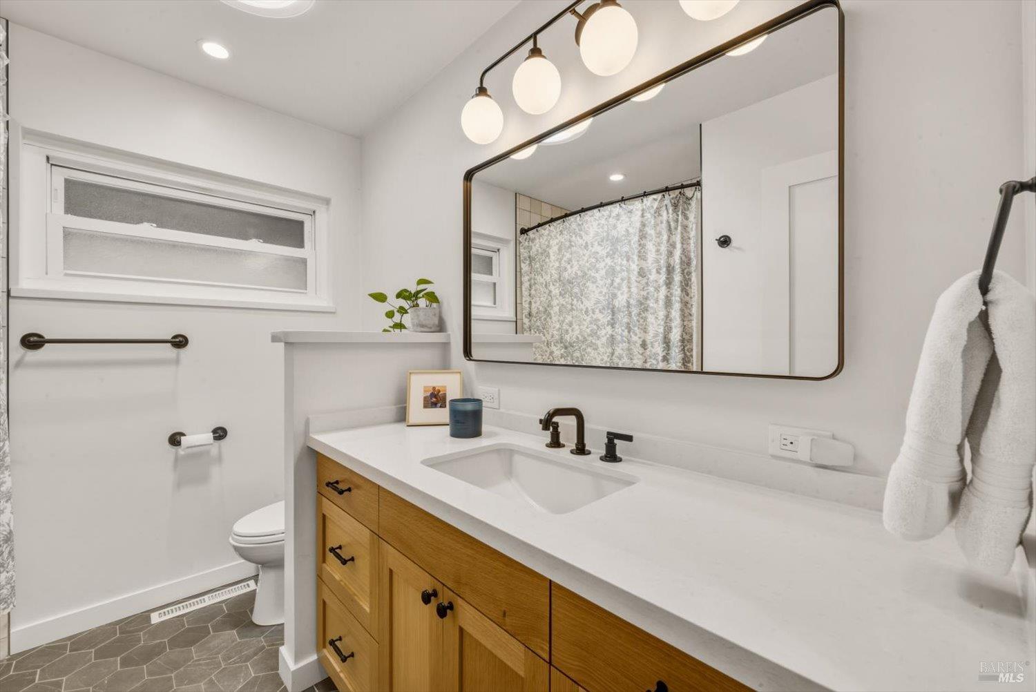 Detail Gallery Image 25 of 80 For 1038 Lorraine Dr, Napa,  CA 94558 - 4 Beds | 2 Baths