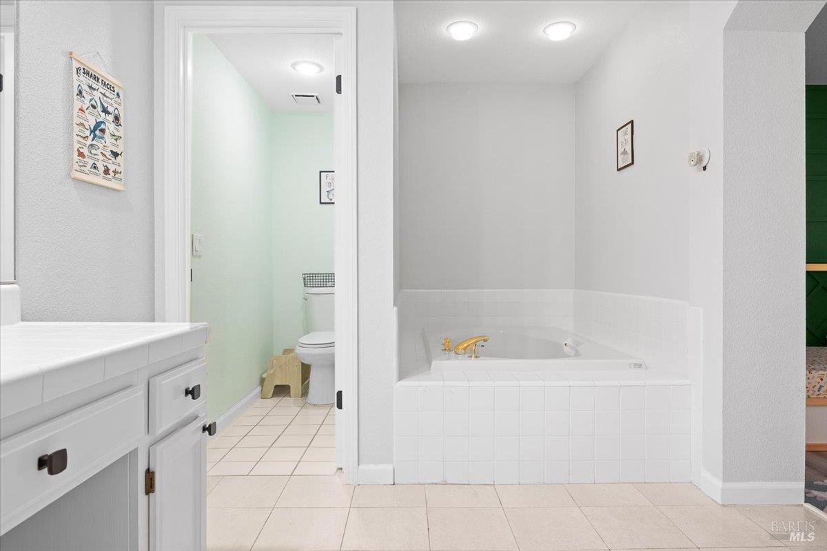 Detail Gallery Image 39 of 48 For 2070 Stonefield Ln, Santa Rosa,  CA 95403 - 2 Beds | 2/1 Baths