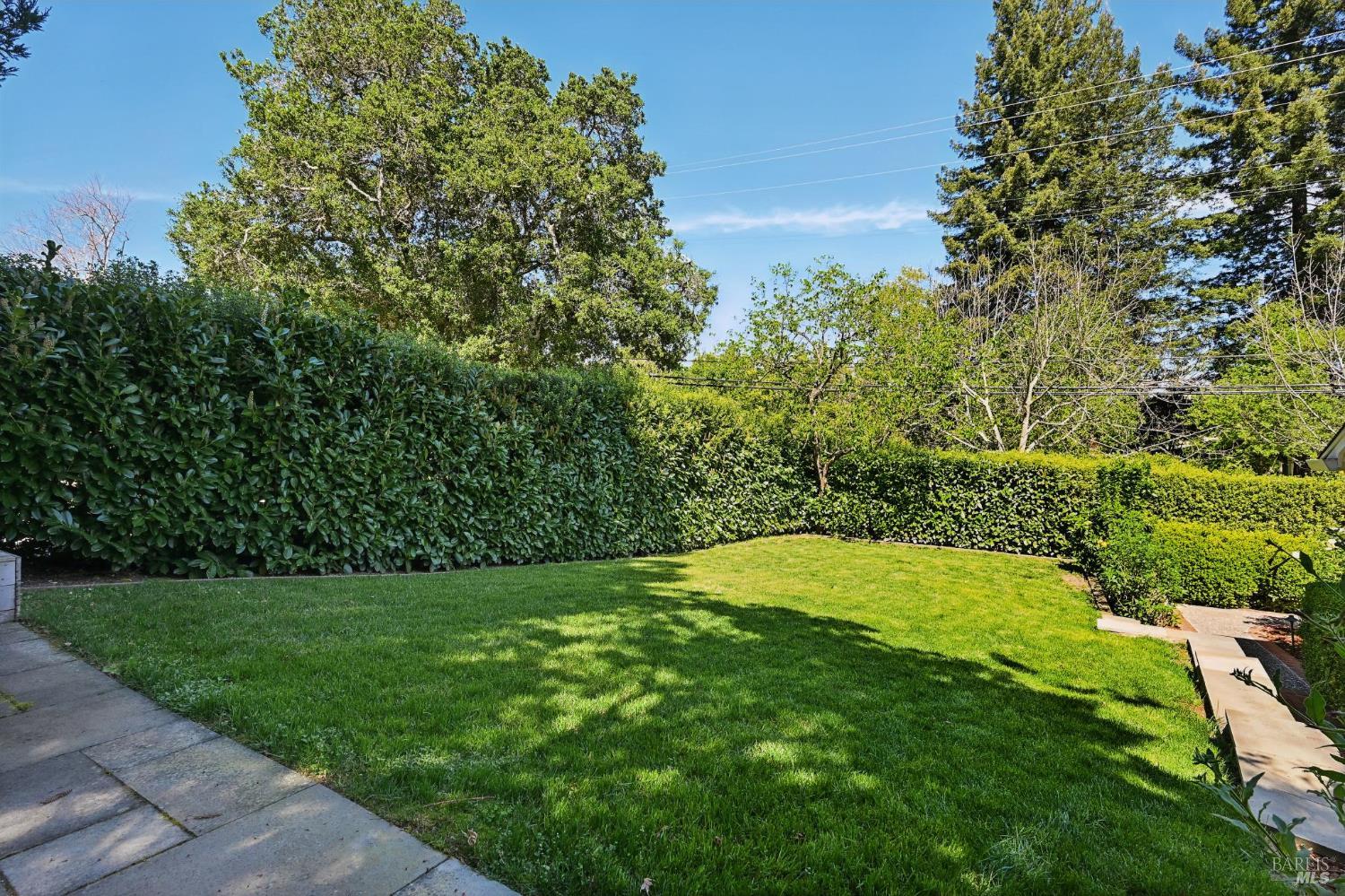 Detail Gallery Image 34 of 56 For 161 Lagunitas Rd, Ross,  CA 94957 - 4 Beds | 3 Baths