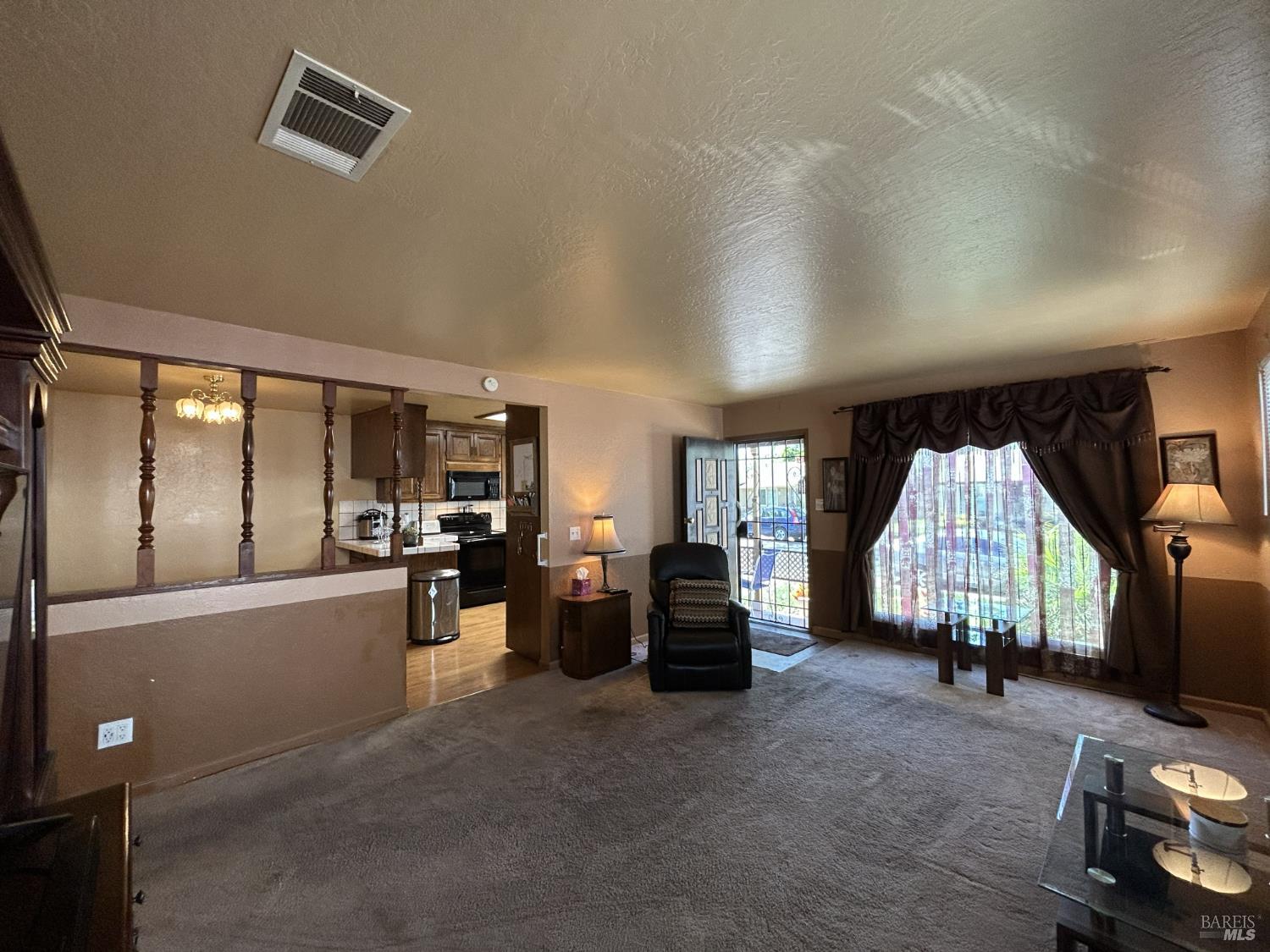 Detail Gallery Image 2 of 15 For 880 Beechwood Ave, Vallejo,  CA 94591 - 3 Beds | 1 Baths