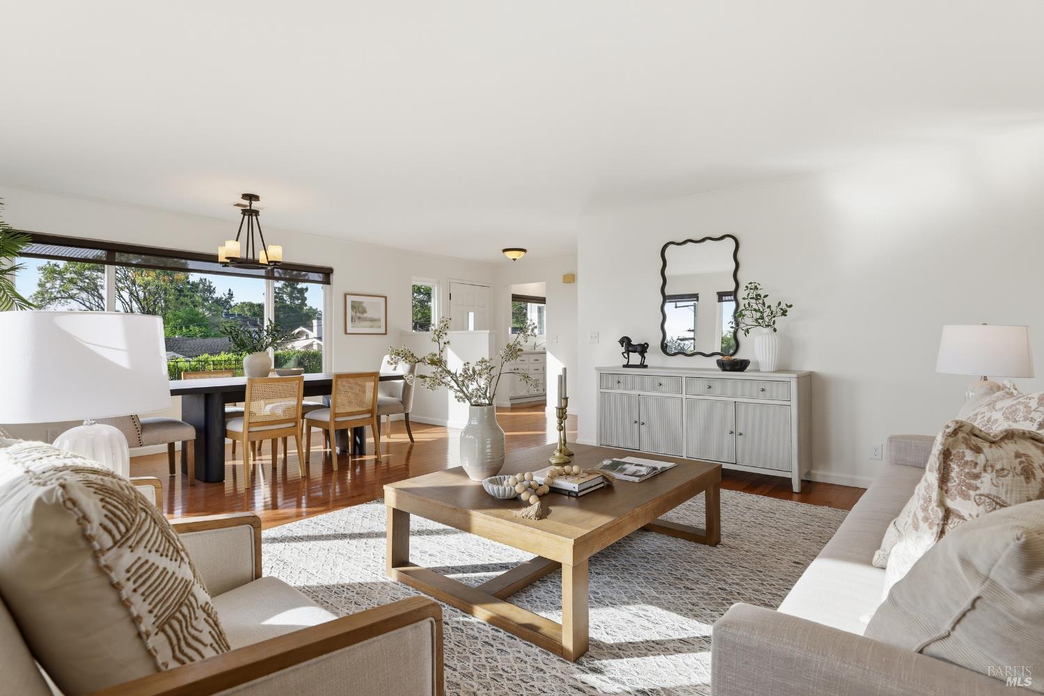 Detail Gallery Image 11 of 52 For 510 Kent St, Petaluma,  CA 94952 - 3 Beds | 2 Baths