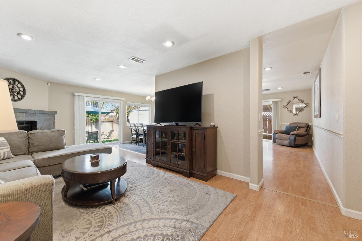 Detail Gallery Image 6 of 36 For 1446 Monitor Ave, Suisun City,  CA 94585 - 3 Beds | 2 Baths