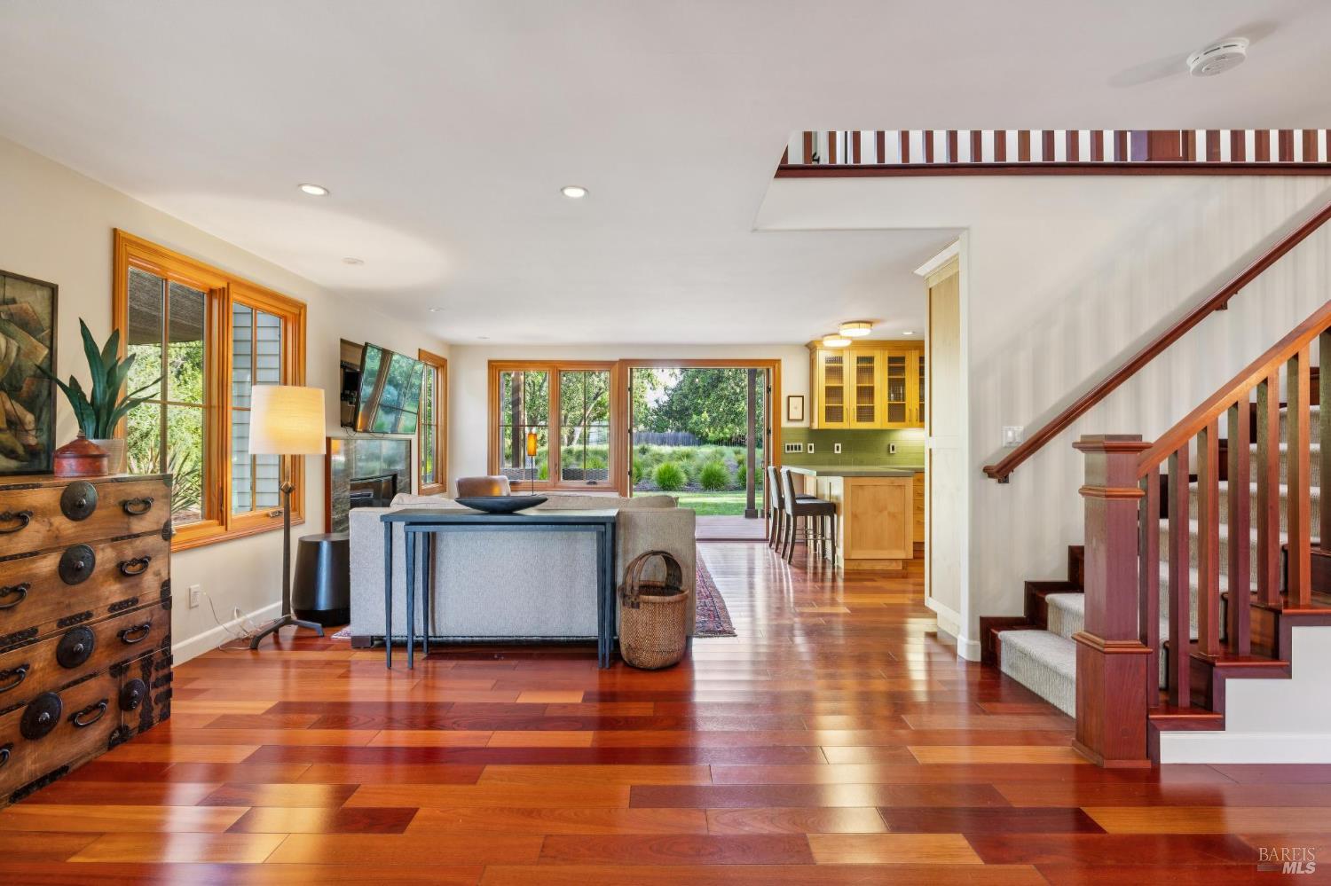 Detail Gallery Image 14 of 45 For 1830 E Napa St, Sonoma,  CA 95476 - 4 Beds | 3/1 Baths