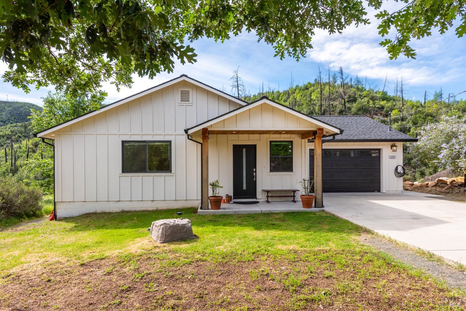 Detail Gallery Image 3 of 36 For 12127 Mead Rd, Middletown,  CA 95461 - 3 Beds | 2 Baths