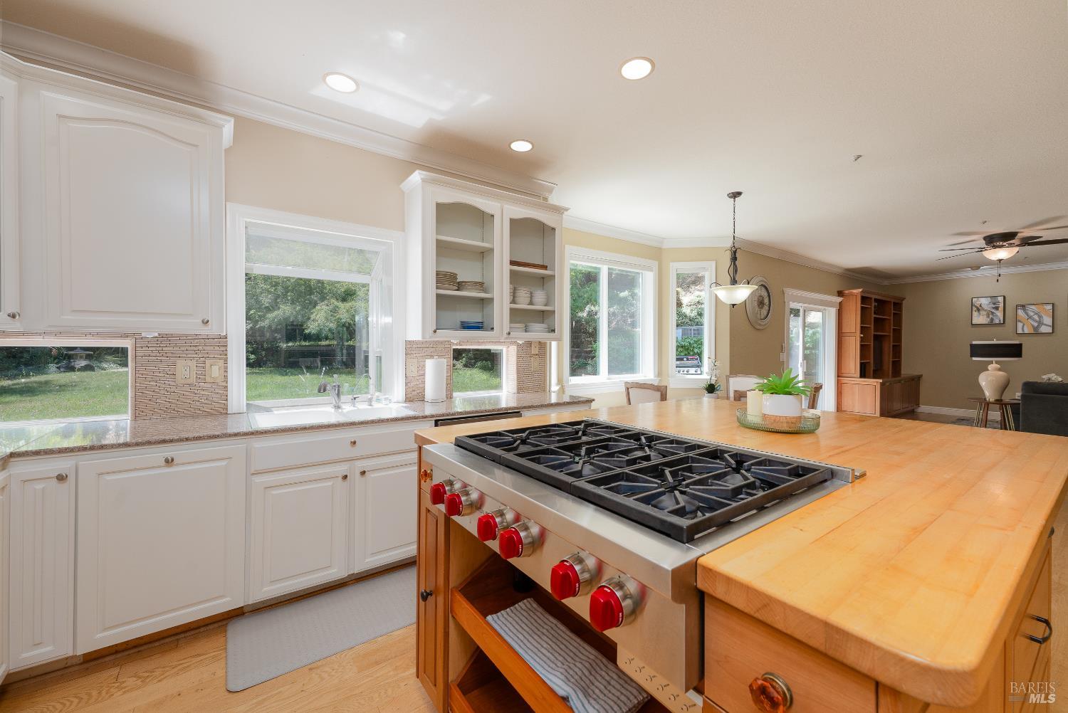 Detail Gallery Image 16 of 40 For 1247 Myszka Pl, Ukiah,  CA 95482 - 4 Beds | 2/1 Baths