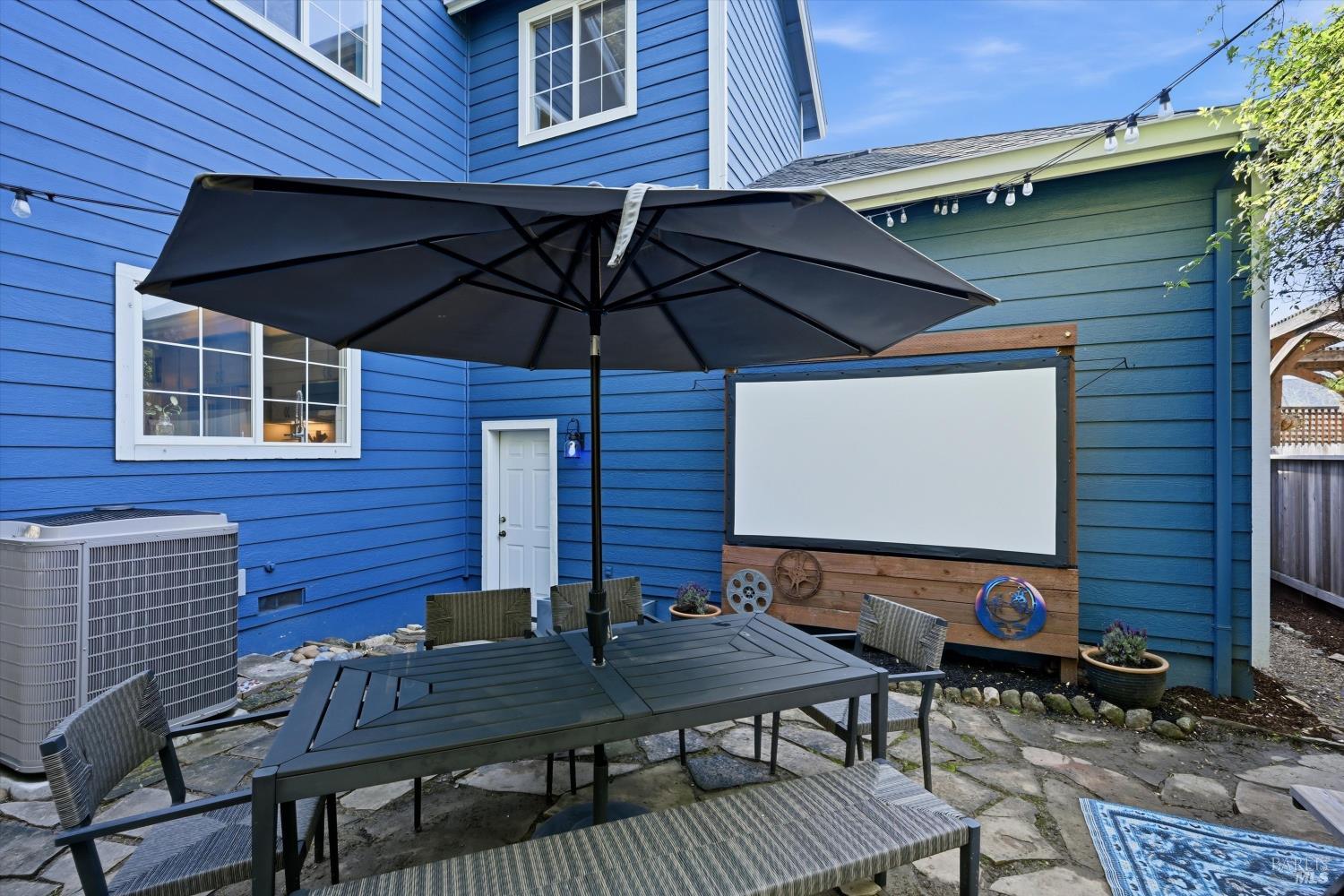 Detail Gallery Image 38 of 47 For 104 Village Oaks Ct, Healdsburg,  CA 95448 - 4 Beds | 2/1 Baths