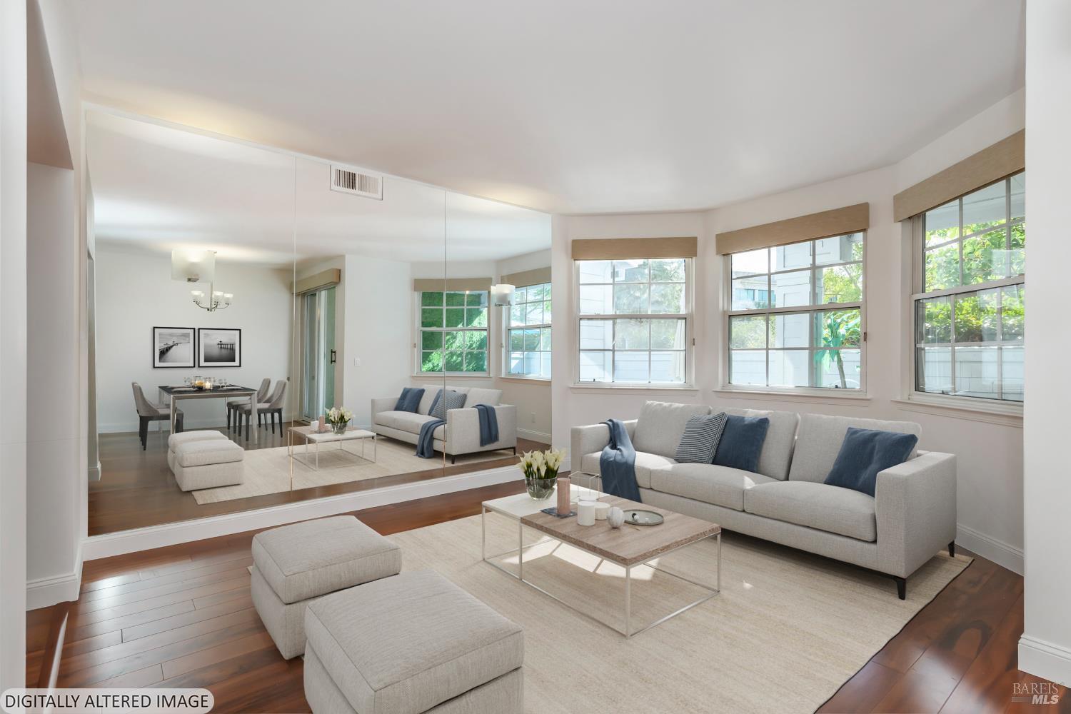 Detail Gallery Image 2 of 34 For 8 Mariners Cir, San Rafael,  CA 94903 - 2 Beds | 2 Baths