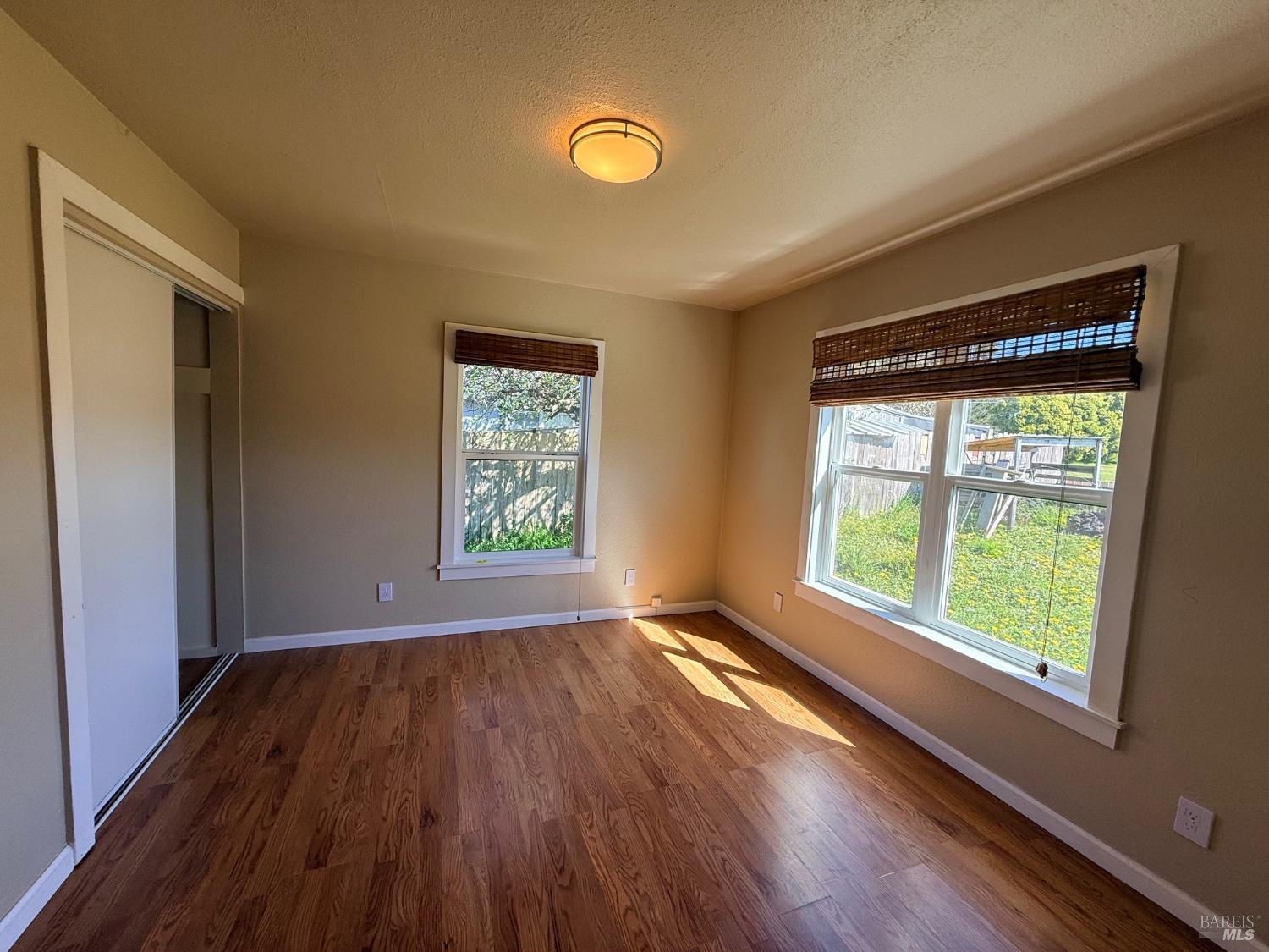 Detail Gallery Image 5 of 22 For 517 S Lincoln St, Fort Bragg,  CA 95437 - 3 Beds | 1 Baths