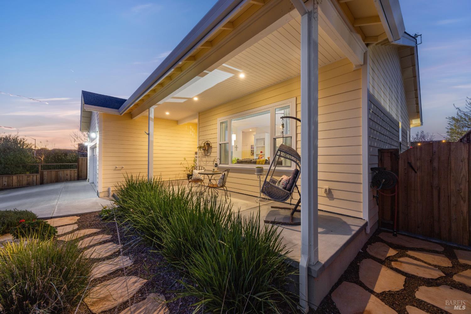 Detail Gallery Image 5 of 44 For 1935 San Marcos Dr, Santa Rosa,  CA 95403 - 3 Beds | 2 Baths