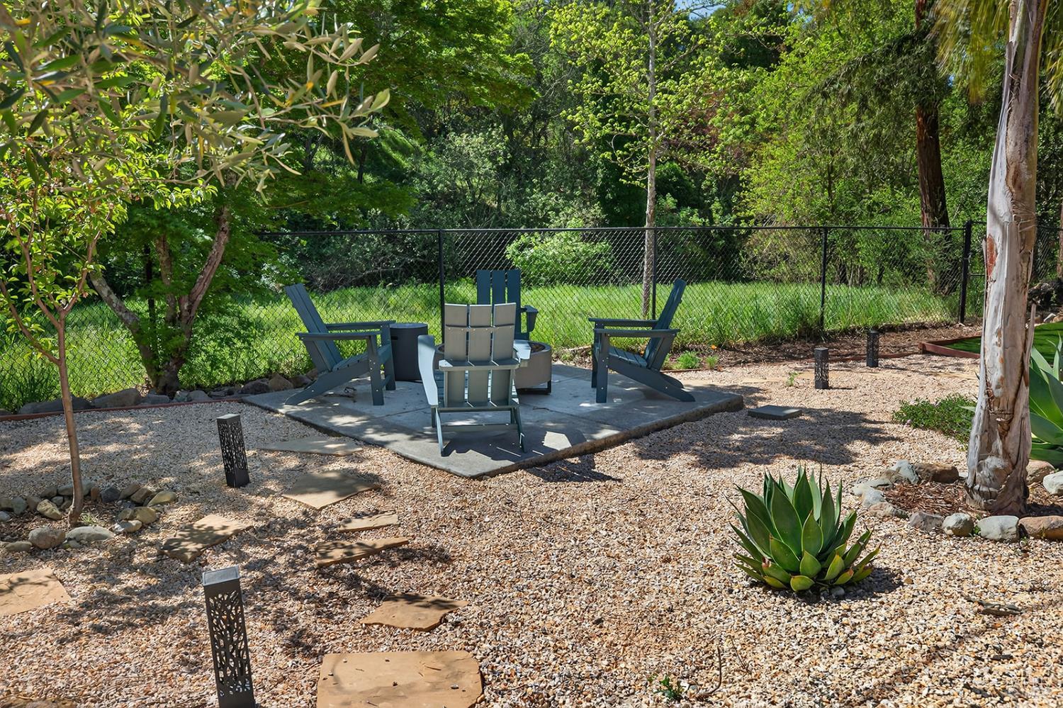 Detail Gallery Image 55 of 69 For 5846 Monte Verde Dr, Santa Rosa,  CA 95409 - 4 Beds | 2/1 Baths