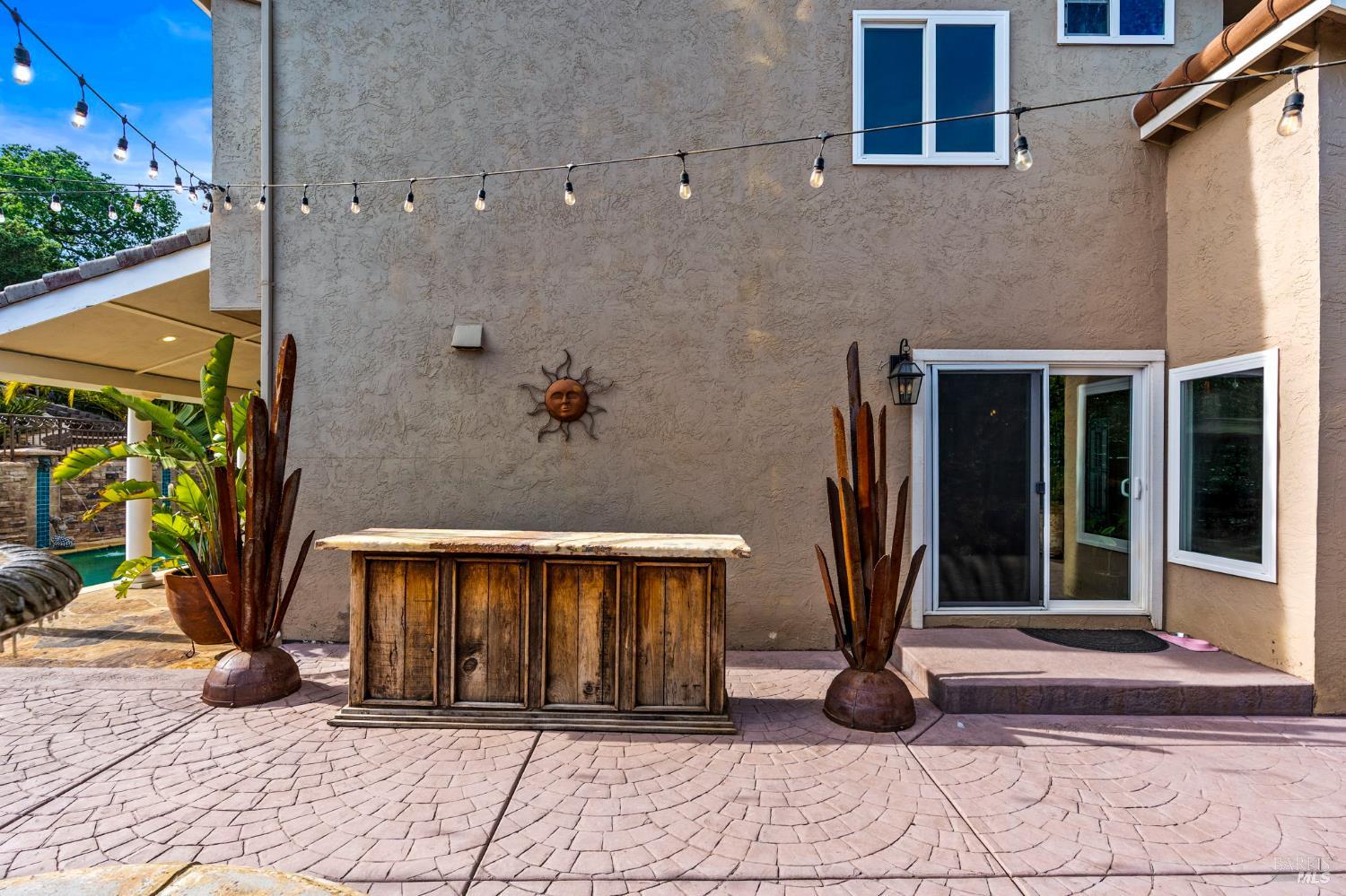 Detail Gallery Image 7 of 78 For 3207 Swiss Ct, Napa,  CA 94558 - 4 Beds | 2/1 Baths