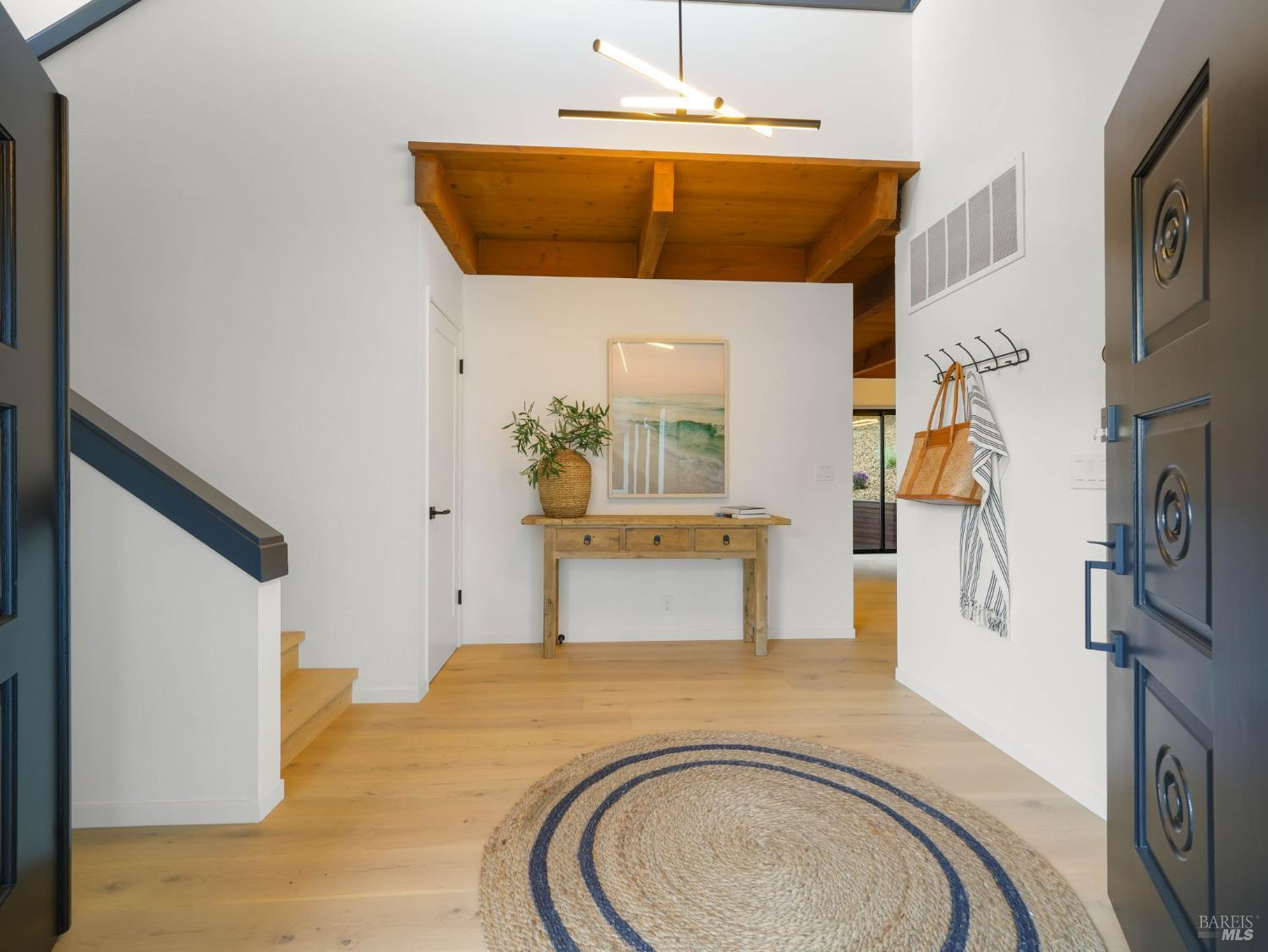 Detail Gallery Image 7 of 60 For 17 Overhill Rd, Mill Valley,  CA 94941 - 5 Beds | 2 Baths