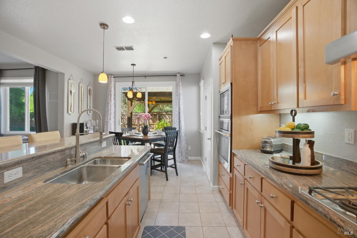 Detail Gallery Image 8 of 50 For 836 Antiquity Dr, Fairfield,  CA 94534 - 4 Beds | 3/1 Baths