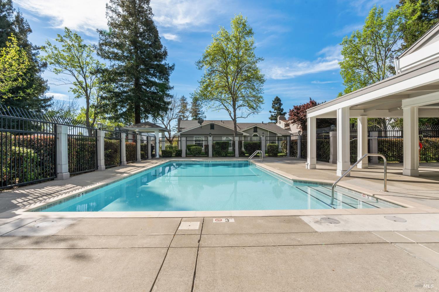 Detail Gallery Image 36 of 51 For 131 Cambridge Dr, Vacaville,  CA 95687 - 3 Beds | 2/1 Baths