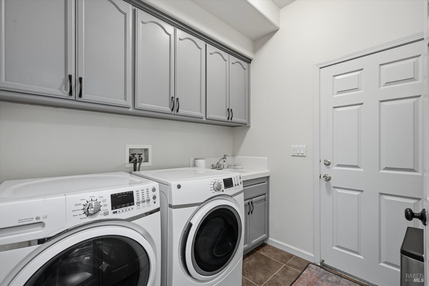 Detail Gallery Image 23 of 47 For 104 Village Oaks Ct, Healdsburg,  CA 95448 - 4 Beds | 2/1 Baths