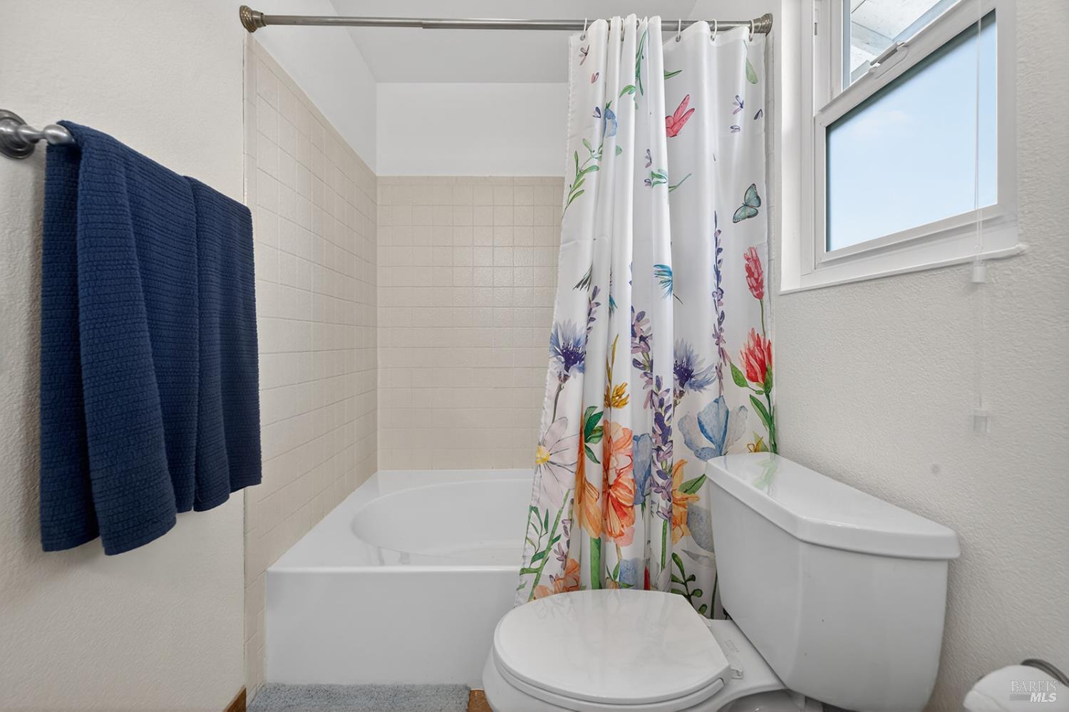 Detail Gallery Image 22 of 41 For 5410 Corbett Cir, Santa Rosa,  CA 95403 - 4 Beds | 2/1 Baths