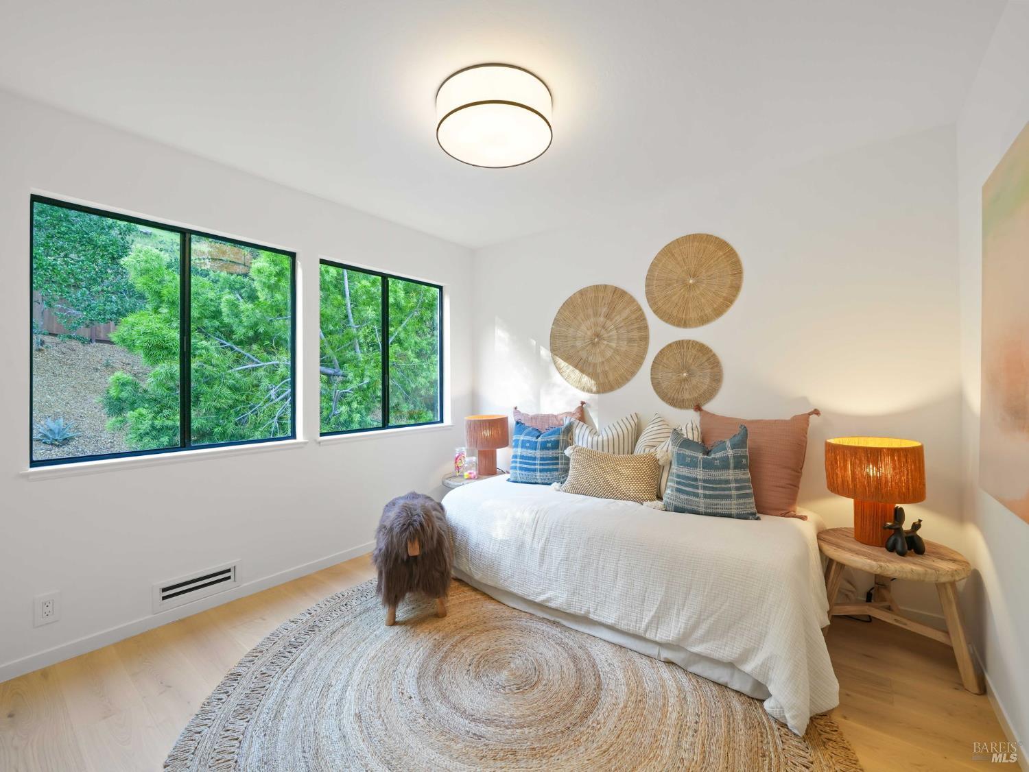 Detail Gallery Image 37 of 60 For 17 Overhill Rd, Mill Valley,  CA 94941 - 5 Beds | 2 Baths