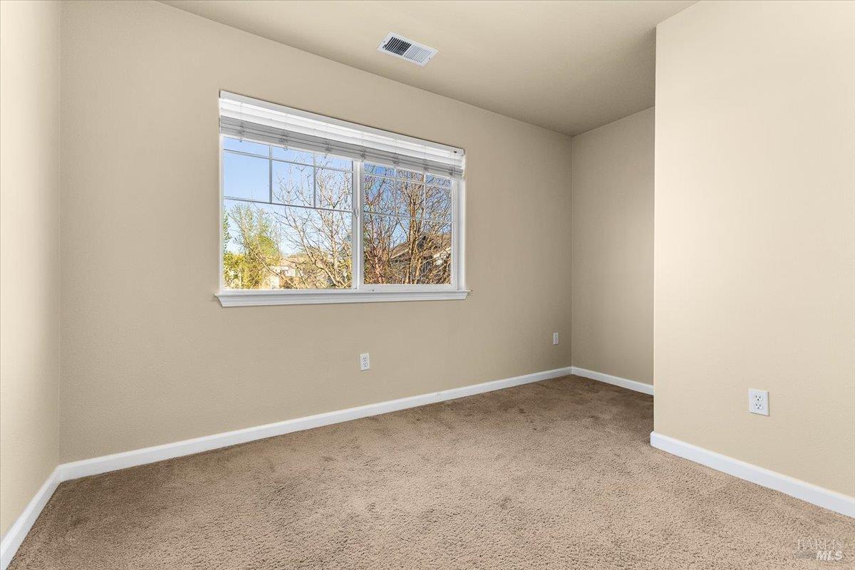 Detail Gallery Image 17 of 26 For 2310 Iroquois St, Santa Rosa,  CA 95403 - 3 Beds | 2/1 Baths