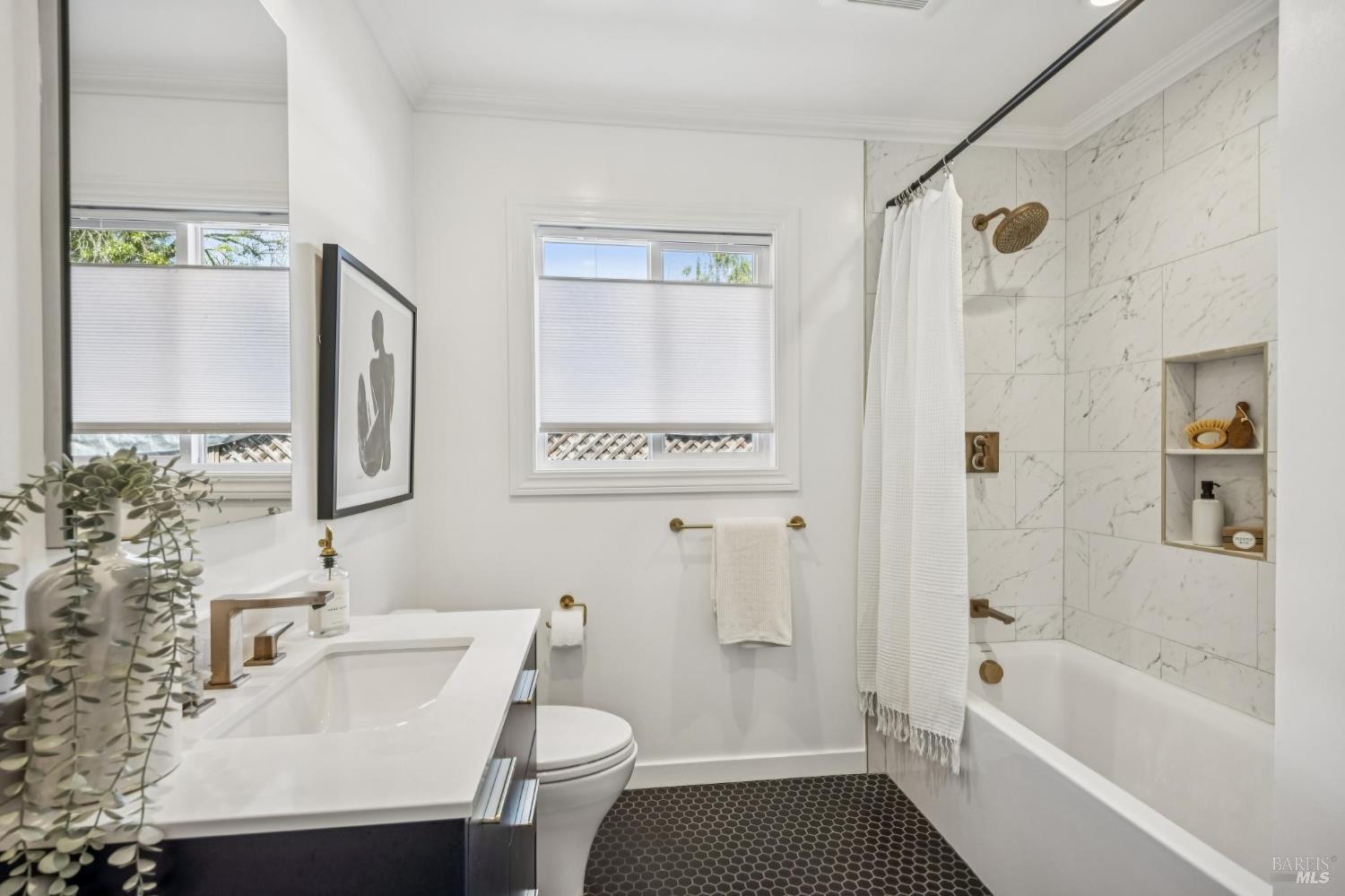 Detail Gallery Image 28 of 49 For 355 Irwin St, San Rafael,  CA 94901 - 3 Beds | 1 Baths