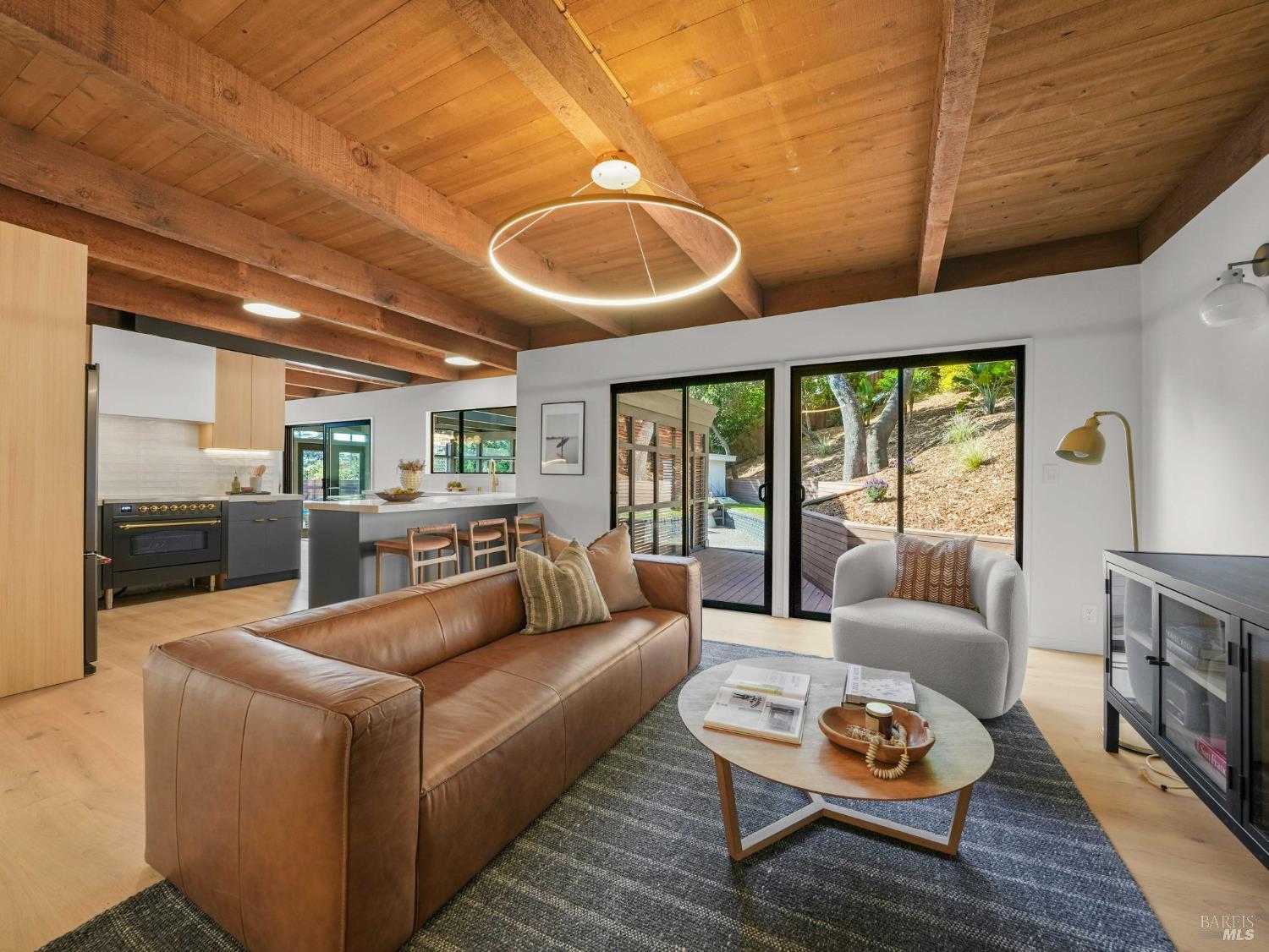Detail Gallery Image 25 of 60 For 17 Overhill Rd, Mill Valley,  CA 94941 - 5 Beds | 2 Baths