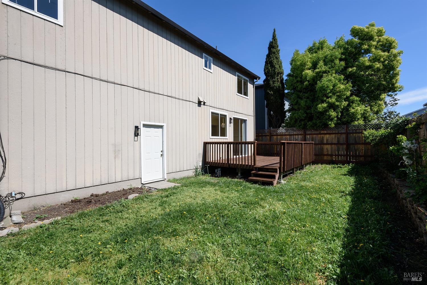 Detail Gallery Image 21 of 22 For 2122 Crystal Hill Dr, Santa Rosa,  CA 95404 - 3 Beds | 2/1 Baths