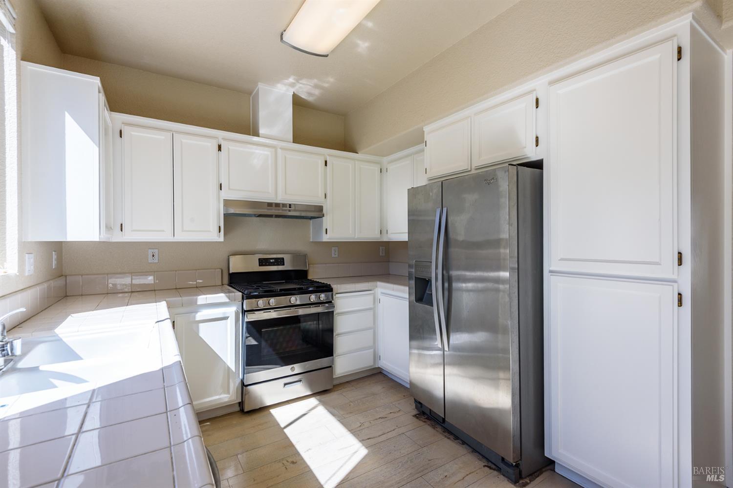 Detail Gallery Image 9 of 22 For 2122 Crystal Hill Dr, Santa Rosa,  CA 95404 - 3 Beds | 2/1 Baths