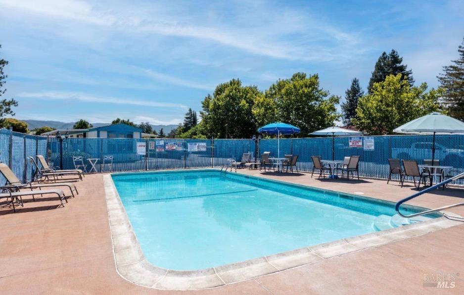 Detail Gallery Image 3 of 18 For 660 Leslie St 49, Ukiah,  CA 95482 - 2 Beds | 2 Baths