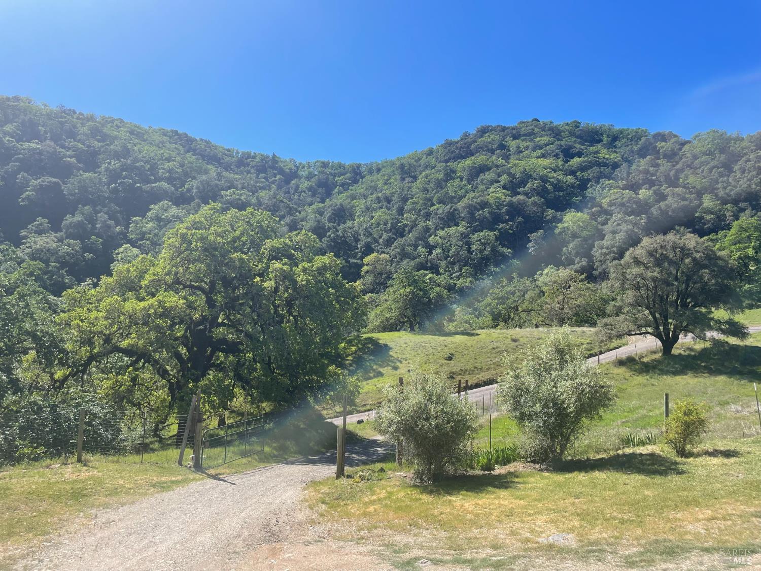 Detail Gallery Image 2 of 39 For 8800 Feliz Creek Dr, Ukiah,  CA 95482 - 3 Beds | 2 Baths