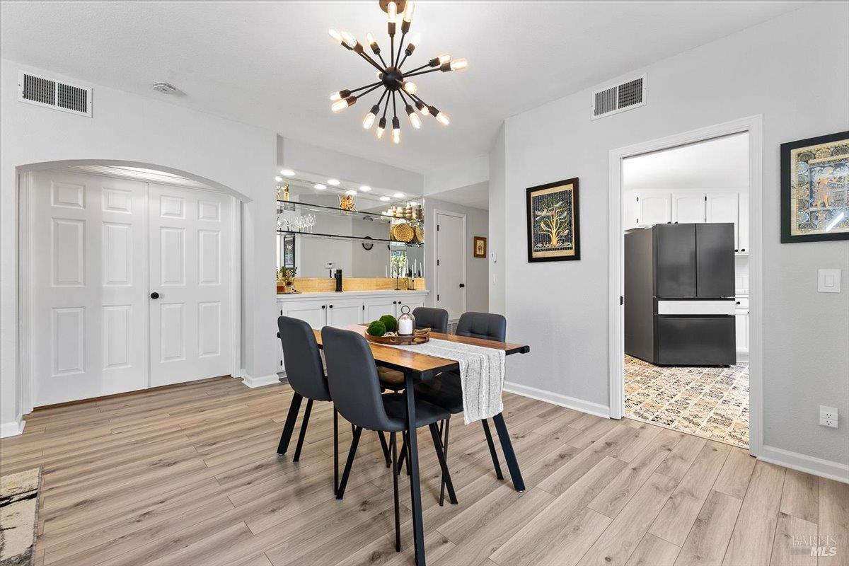 Detail Gallery Image 13 of 48 For 2070 Stonefield Ln, Santa Rosa,  CA 95403 - 2 Beds | 2/1 Baths