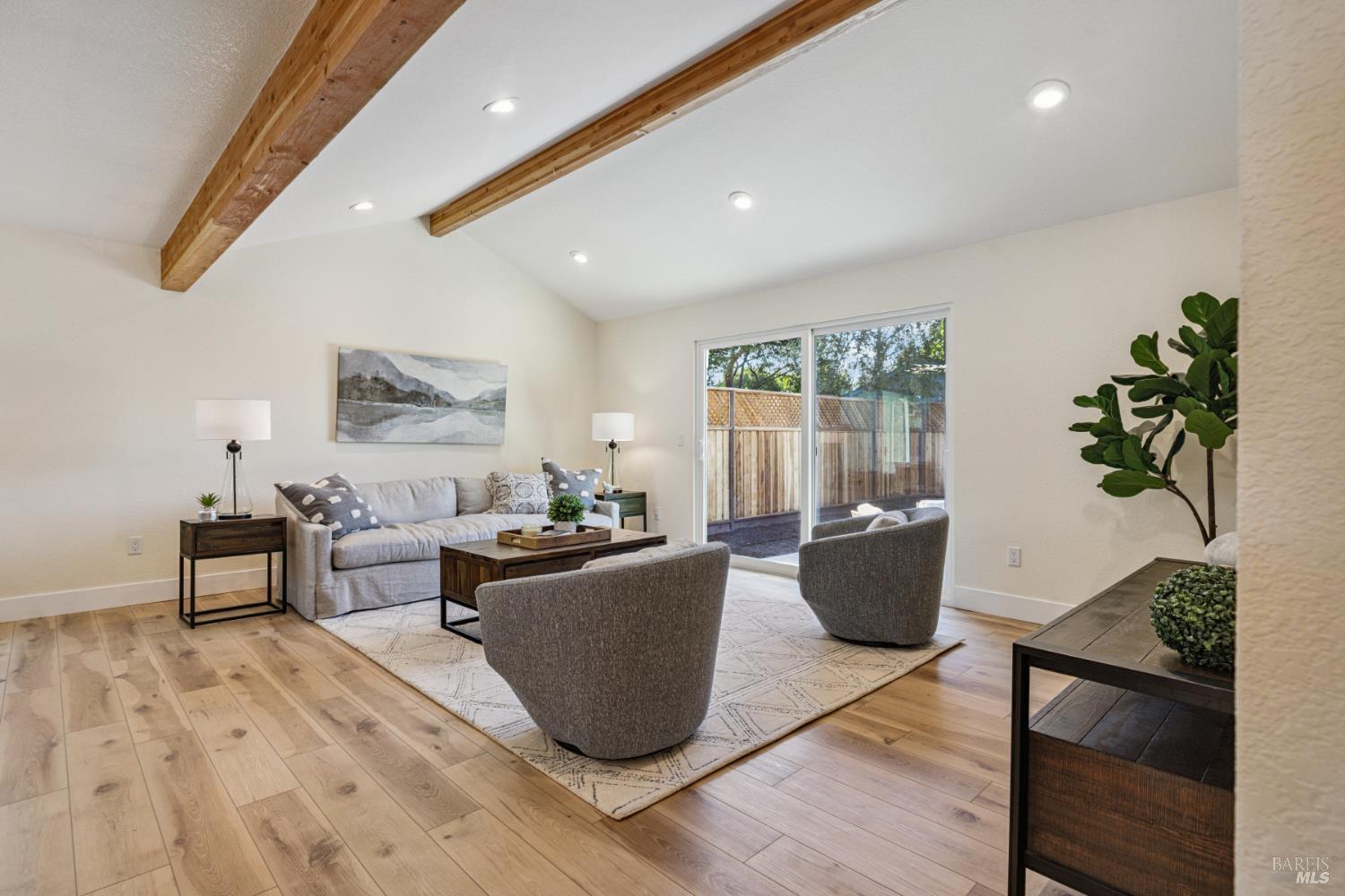 Detail Gallery Image 6 of 60 For 8023 Washington Ave, Sebastopol,  CA 95472 - 4 Beds | 2 Baths