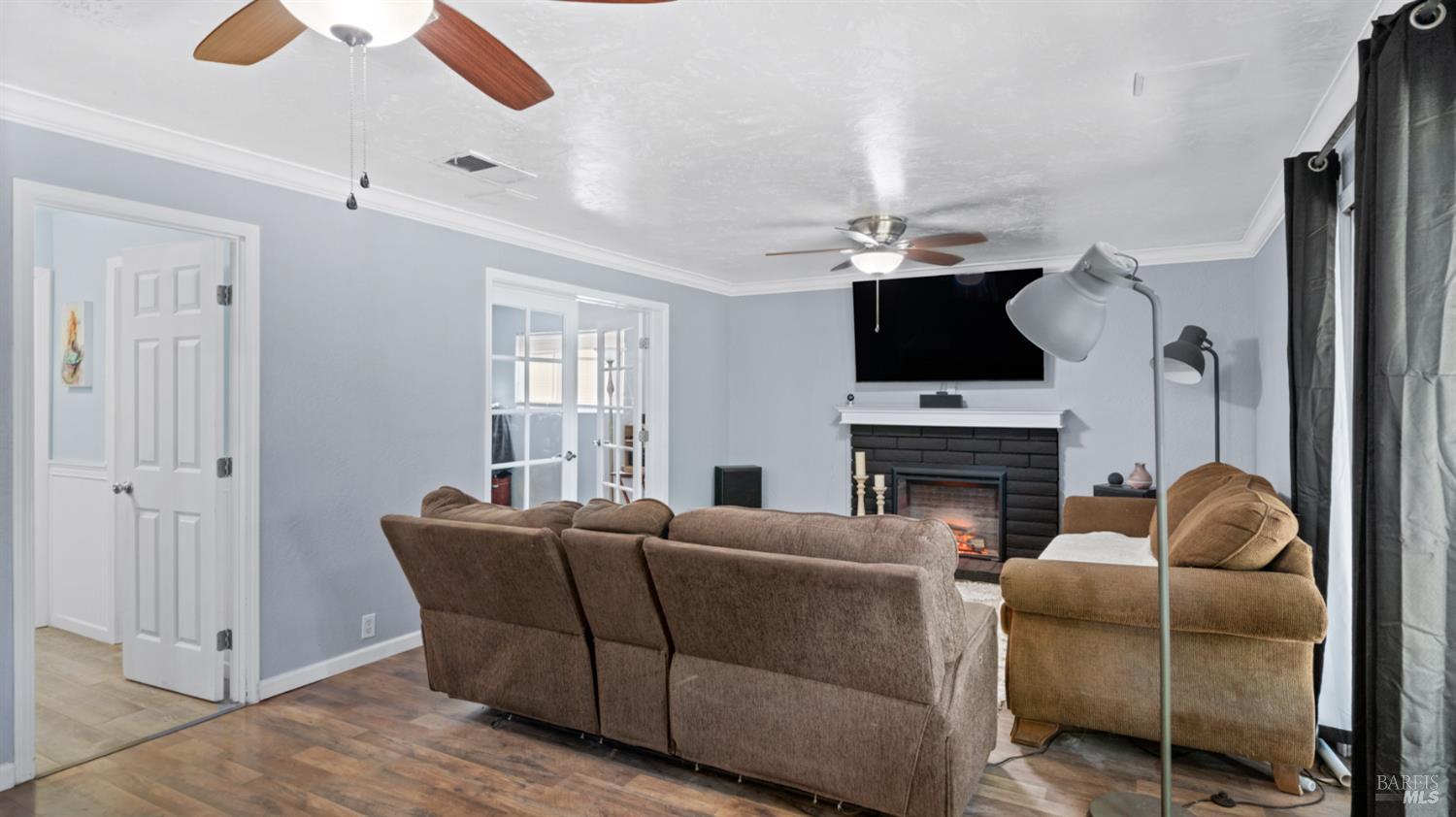 Detail Gallery Image 20 of 67 For 191 Bel Air Dr, Vacaville,  CA 95687 - 5 Beds | 2/1 Baths