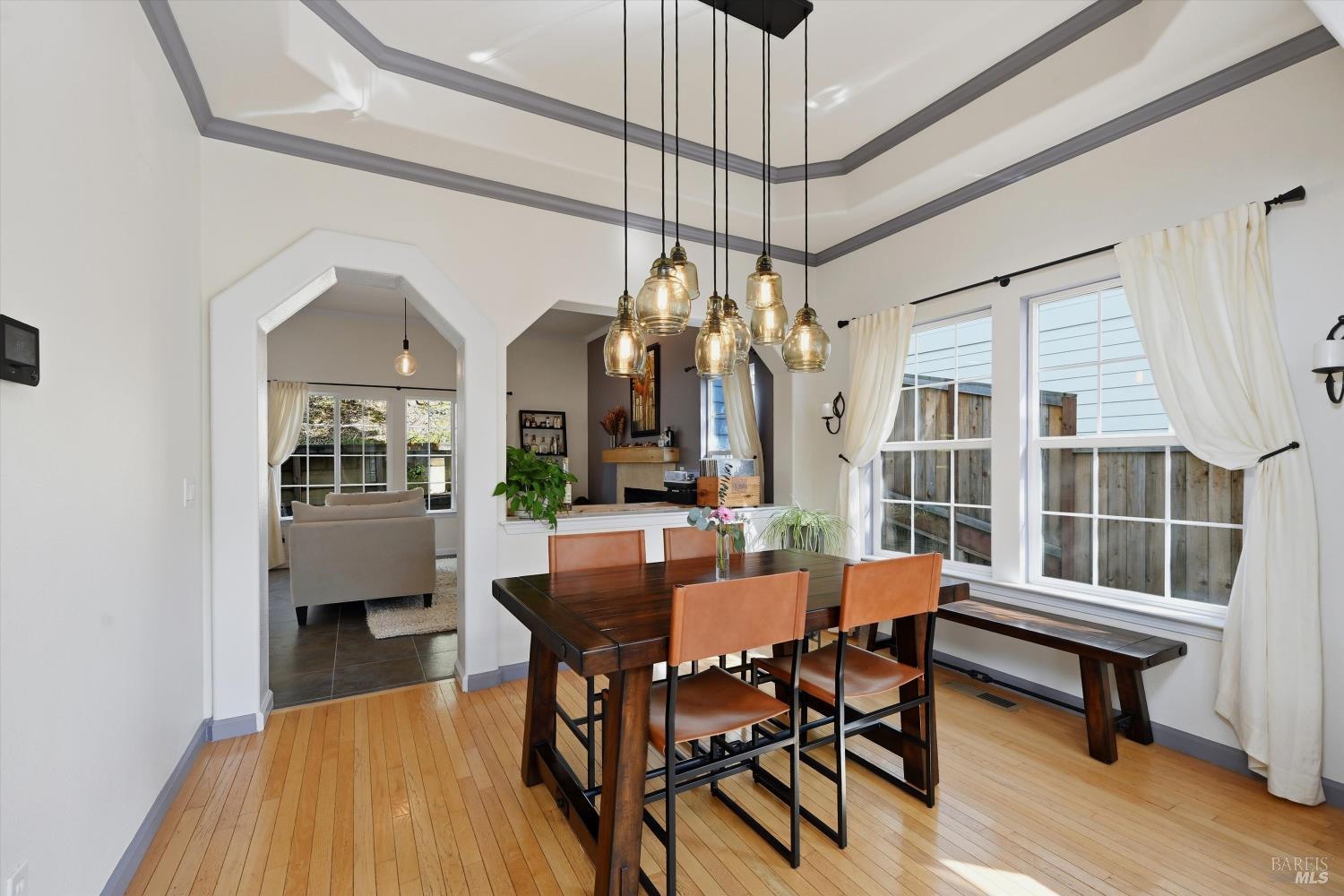 Detail Gallery Image 9 of 47 For 104 Village Oaks Ct, Healdsburg,  CA 95448 - 4 Beds | 2/1 Baths