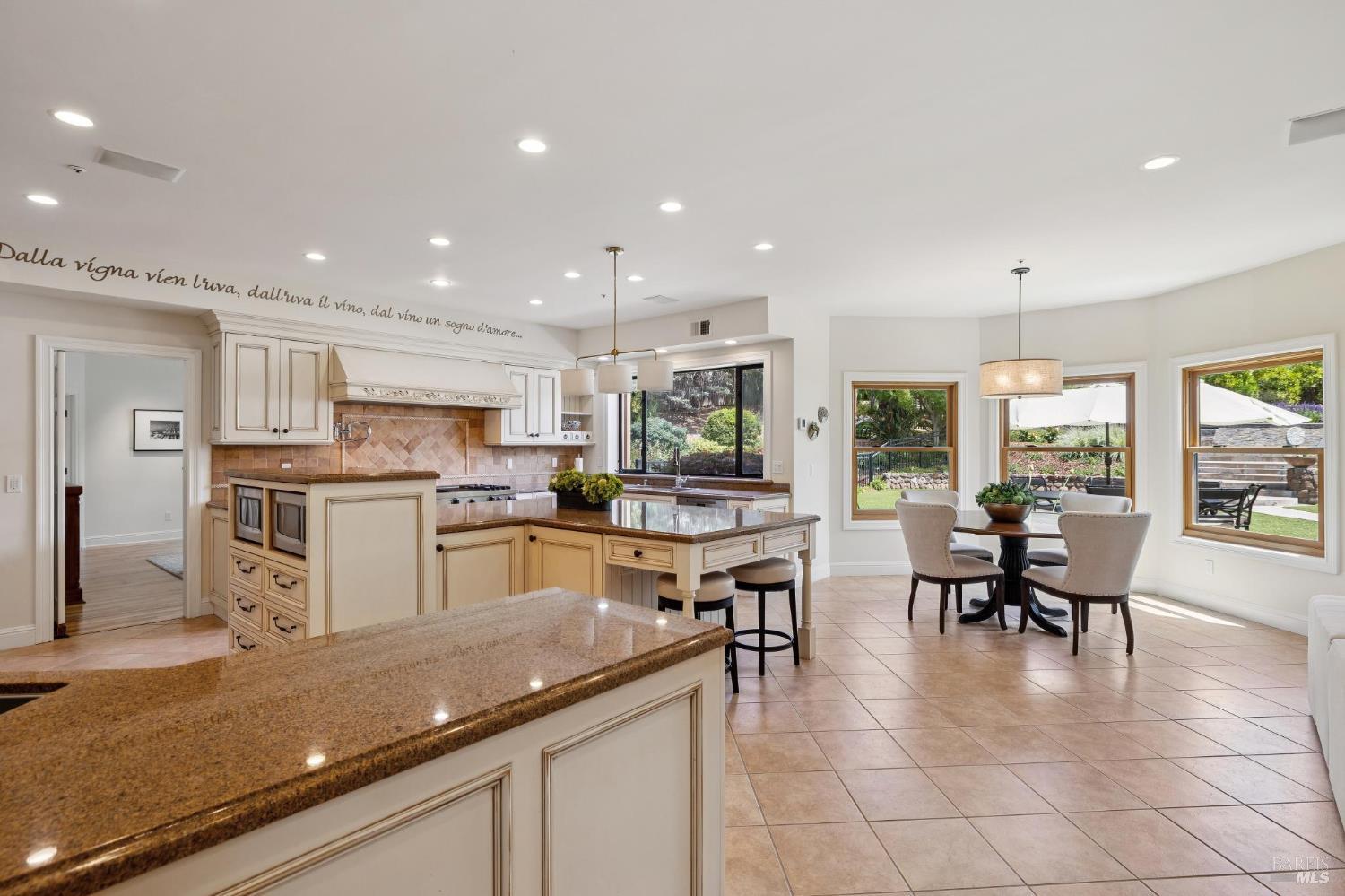 Detail Gallery Image 13 of 77 For 172 Pacheco Ave, Novato,  CA 94947 - 6 Beds | 6/1 Baths