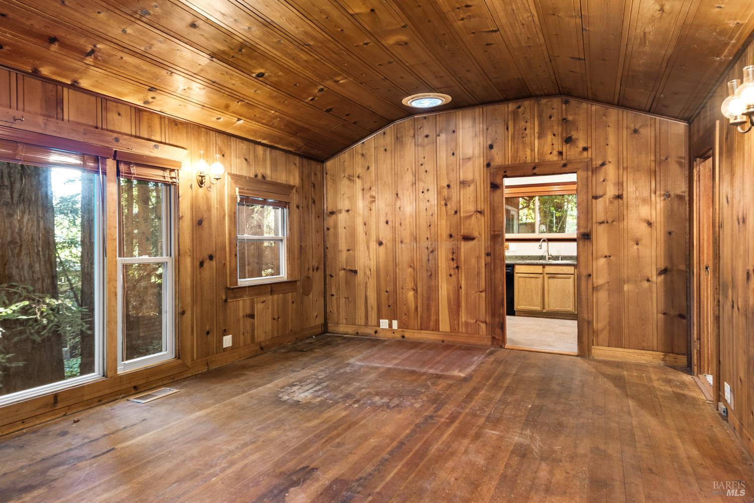 Detail Gallery Image 5 of 41 For 14529 Redwood Ln, Guerneville,  CA 95446 - 2 Beds | 1 Baths