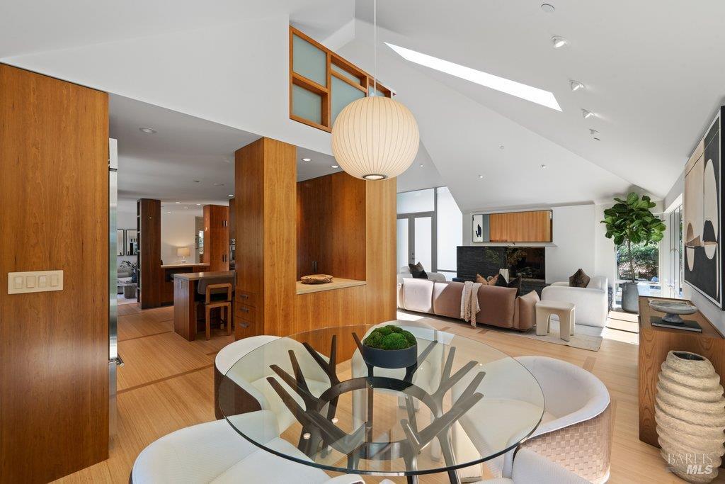 Detail Gallery Image 13 of 89 For 103 Reed Ranch Rd, Tiburon,  CA 94920 - 5 Beds | 4 Baths