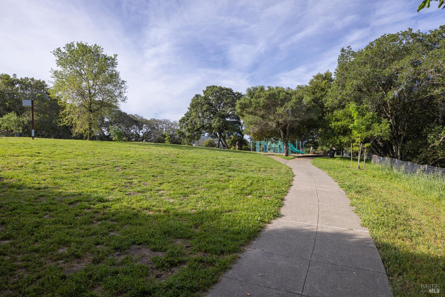 Detail Gallery Image 49 of 52 For 510 Kent St, Petaluma,  CA 94952 - 3 Beds | 2 Baths