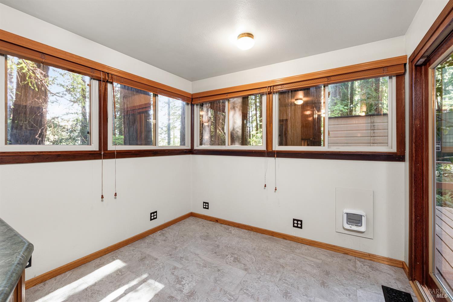 Detail Gallery Image 20 of 41 For 14529 Redwood Ln, Guerneville,  CA 95446 - 2 Beds | 1 Baths