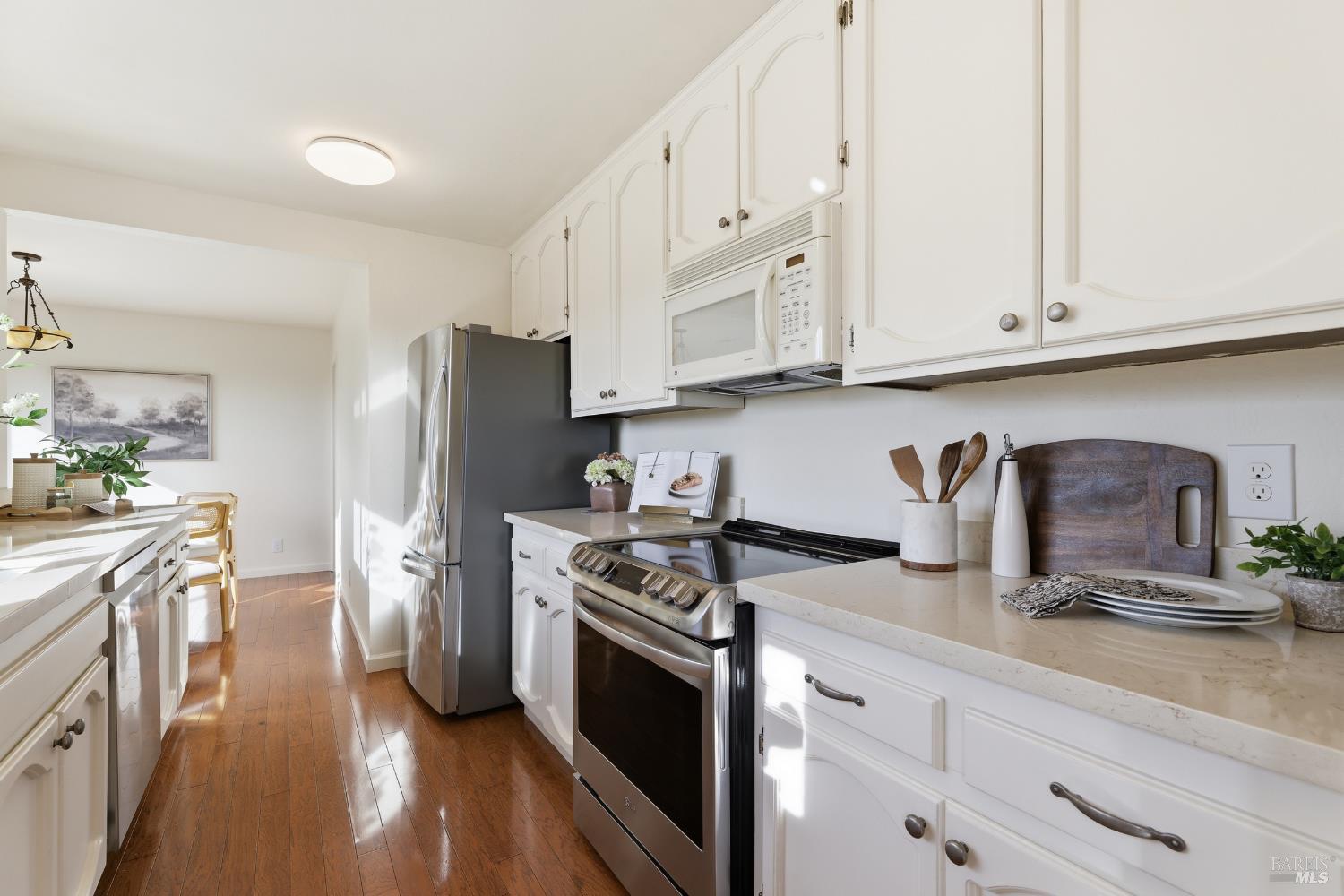 Detail Gallery Image 16 of 52 For 510 Kent St, Petaluma,  CA 94952 - 3 Beds | 2 Baths