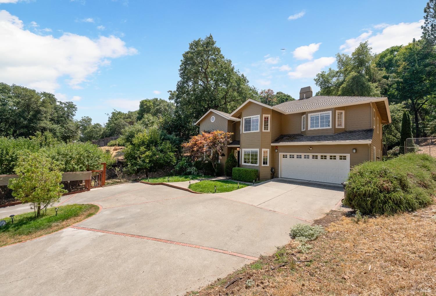 Detail Gallery Image 3 of 40 For 1247 Myszka Pl, Ukiah,  CA 95482 - 4 Beds | 2/1 Baths