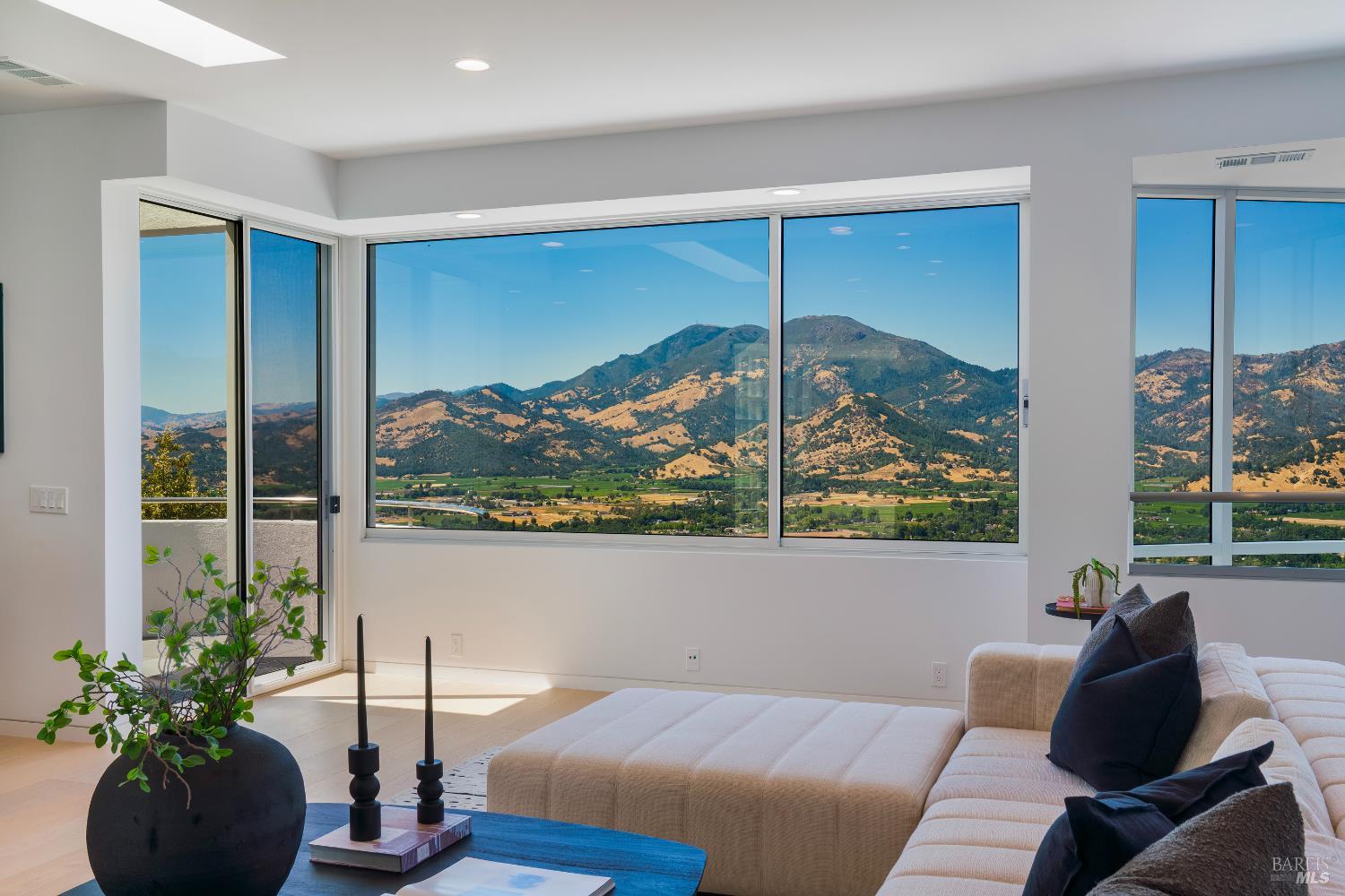 Detail Gallery Image 31 of 48 For 375 Kortum Canyon Rd, Calistoga,  CA 94515 - 4 Beds | 4/2 Baths