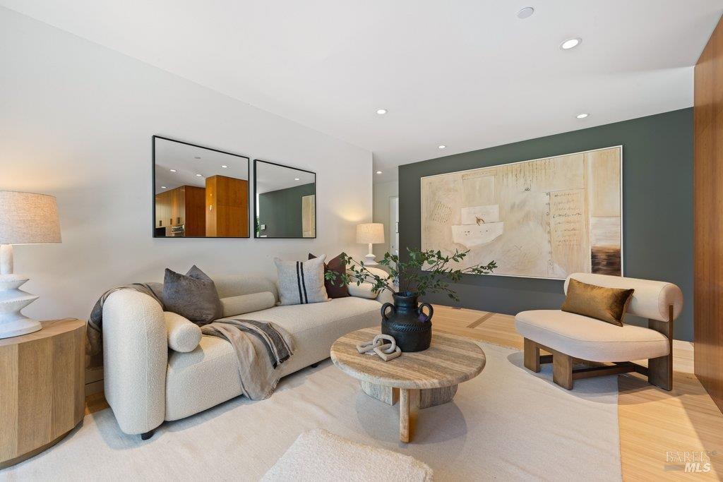 Detail Gallery Image 20 of 89 For 103 Reed Ranch Rd, Tiburon,  CA 94920 - 5 Beds | 4 Baths