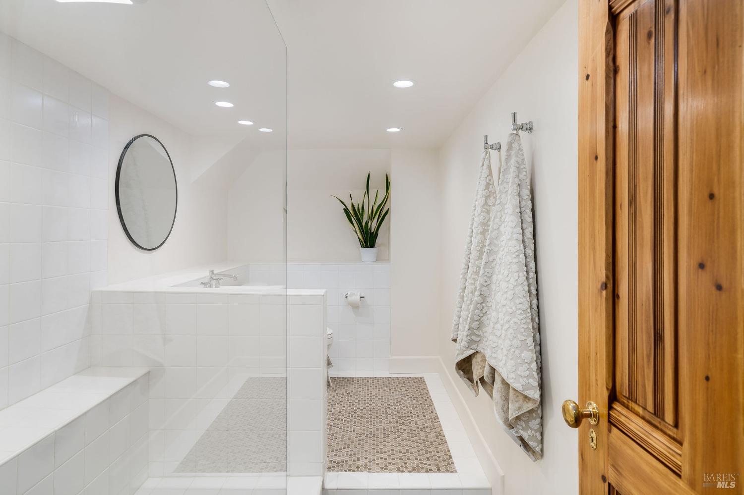 Detail Gallery Image 41 of 72 For 2230 1st St, Napa,  CA 94559 - 5 Beds | 2 Baths