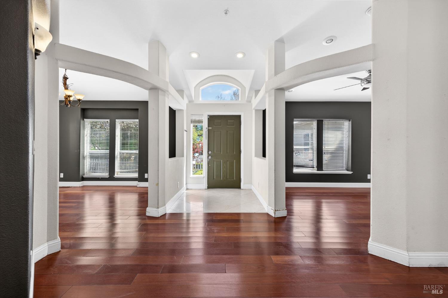 Detail Gallery Image 5 of 40 For 473 Verano Ave, Sonoma,  CA 95476 - 2 Beds | 2 Baths