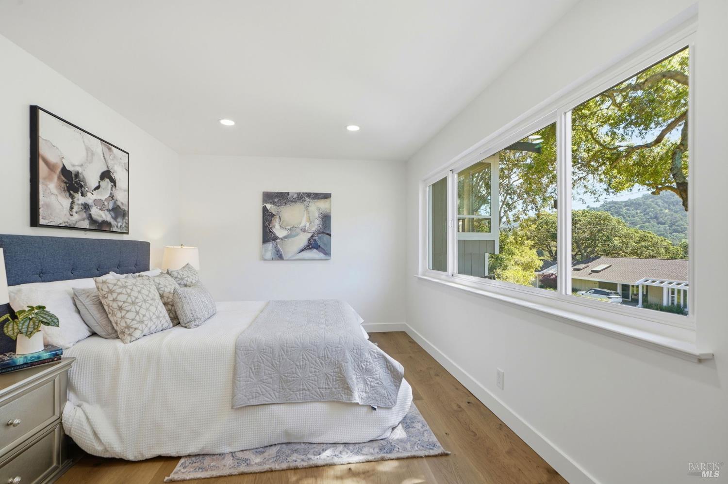Detail Gallery Image 66 of 93 For 36 Capilano Dr, Novato,  CA 94949 - 5 Beds | 4/1 Baths